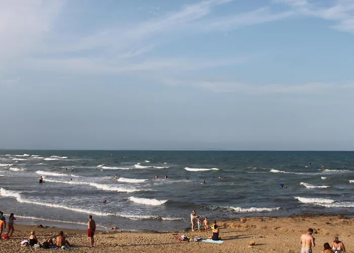 Cerca De La Playa De La Mata